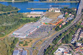Maximiliancenter 1 im Ortsteil Maximiliansau in Wörth am Rhein im Bundesland Rheinland-Pfalz, Deutschland