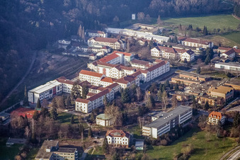Psychatrische Landesklinik Landeck in Klingenmünster im Bundesland Rheinland-Pfalz, Deutschland aus der Vogelperspektive