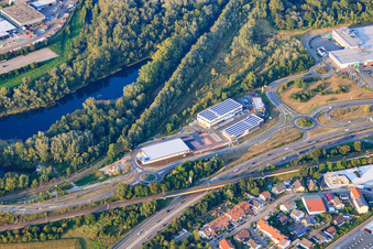 Maximilian-Center II im Kühgrunddamm im Ortsteil Maximiliansau in Wörth am Rhein im Bundesland Rheinland-Pfalz, Deutschland