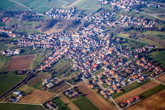 Ortsübersicht aus Süden im Ortsteil Ingenheim in Billigheim-Ingenheim im Bundesland Rheinland-Pfalz, Deutschland