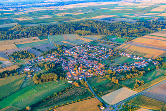 Luftaufnahme von Dorfansicht aus Westen in Barbelroth im Bundesland Rheinland-Pfalz, Deutschland