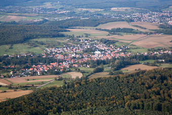Drohnenbild von Engwiller im Bundesland Bas-Rhin, Frankreich