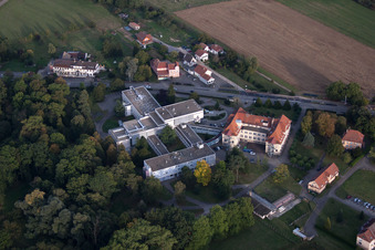 Morsbronn-les-Bains im Bundesland Bas-Rhin, Frankreich aus der Luft betrachtet