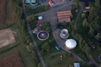 Drohnenbild von Gunstett im Bundesland Bas-Rhin, Frankreich