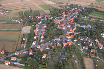Drohnenaufname von Retschwiller im Bundesland Bas-Rhin, Frankreich