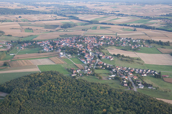 Keffenach im Bundesland Bas-Rhin, Frankreich von der Drohne aus gesehen
