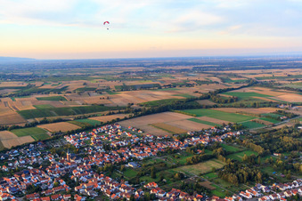 Am Bach im Ortsteil Schaidt in Wörth am Rhein im Bundesland Rheinland-Pfalz, Deutschland