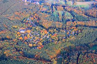 Schrägluftbild von Feriendorf Eichwald im Ortsteil Gossersweiler in Gossersweiler-Stein im Bundesland Rheinland-Pfalz, Deutschland