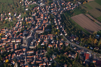 Lembach im Bundesland Bas-Rhin, Frankreich von einer Drohne aus