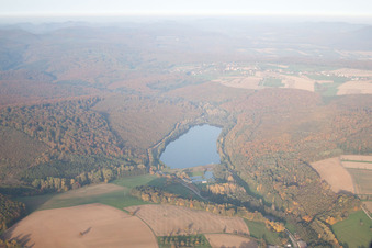 Reichshoffen im Bundesland Bas-Rhin, Frankreich von einer Drohne aus