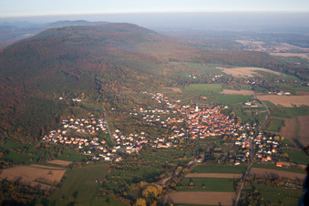 Gœrsdorf im Bundesland Bas-Rhin, Frankreich aus der Luft