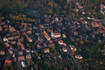 Drohnenaufname von Lampertsloch im Bundesland Bas-Rhin, Frankreich