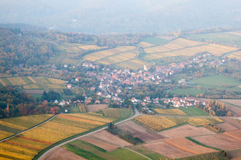 Cleebourg im Bundesland Bas-Rhin, Frankreich von der Drohne aus gesehen