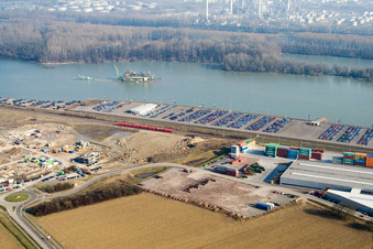Containerhafen am Landeshafen Wörth von CONTARGO in Wörth am Rhein im Bundesland Rheinland-Pfalz, Deutschland