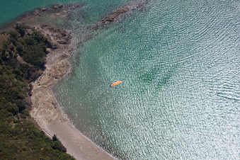 Ortsteil Wyuna Bay in Coromandel im Bundesland Waikato, Neuseeland von einer Drohne aus