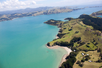 Schrägluftbild von Whanganui Island im Bundesland Waikato, Neuseeland