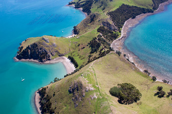 Schrägluftbild von Whanganui Island im Bundesland Waikato, Neuseeland