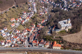Drohnenaufname von Schloss Mainberg in Schonungen im Bundesland Bayern, Deutschland