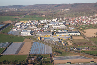 Luftbild von Lagerhallen und Speditionsgebäude der Dachser GmbH & Co.KG in Malsch im Bundesland Baden-Württemberg, Deutschland