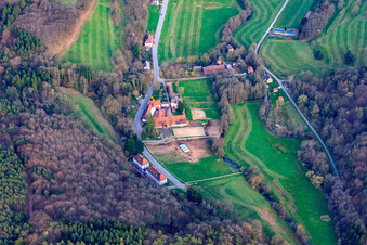 Luftaufnahme von Landgasthof St. Germanshof im Ortsteil Sankt Germanshof in Bobenthal im Bundesland Rheinland-Pfalz, Deutschland