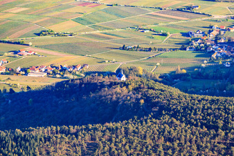 St. Anna Kapelle von Westen in Burrweiler im Bundesland Rheinland-Pfalz, Deutschland