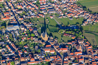 Kirche St. Ludwig am Weinberg in der Stadt in Edenkoben im Bundesland Rheinland-Pfalz, Deutschland