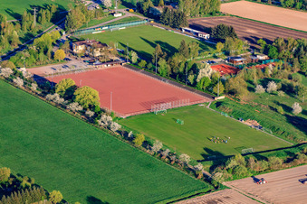 Luftbild von Fussballplätze des TB Jahn Zeiskam 1896 e.v im Bundesland Rheinland-Pfalz, Deutschland