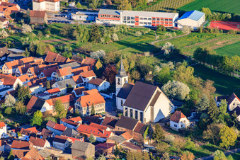 Kirche St. Josef in Offenbach / Queich in Offenbach an der Queich im Bundesland Rheinland-Pfalz, Deutschland