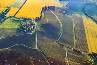 Burg Ravensburg (Sulzfeld) im Bundesland Baden-Württemberg, Deutschland aus der Luft