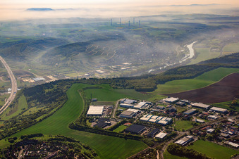 Industriegebiet Delpstraße mit ELEMENTS Würzburg,   Eurostyle Systems und Würzburger Straßenbahn Depot im Ortsteil Heuchelhof im Bundesland Bayern, Deutschland