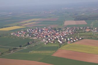 Luftbild von Ortsteil Dipbach in Bergtheim im Bundesland Bayern, Deutschland