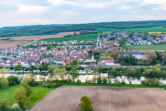 Luftbild von Blick von jenseits des Mains im Ortsteil Obertheres in Theres im Bundesland Bayern, Deutschland