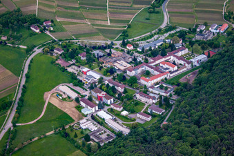 Pfalzklinik Landeck in Klingenmünster im Bundesland Rheinland-Pfalz, Deutschland von der Drohne aus gesehen