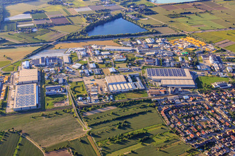 Industriegebiet Daimlerstraße von Osten mit Logistikzentrum Karlsruhe GmbH, CTDI GmbH und  Seifert Logistics Group in Malsch im Bundesland Baden-Württemberg, Deutschland