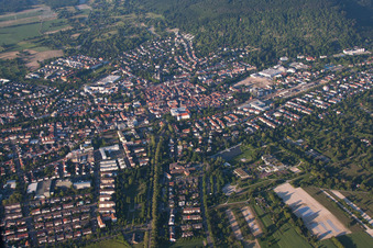 Drohnenaufname von Ettlingen im Bundesland Baden-Württemberg, Deutschland