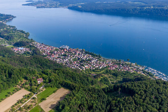 Luftbild von Ortskern am Uferbereich des Bodensee in Sipplingen im Bundesland Baden-Württemberg, Deutschland