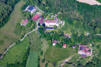 Schrägluftbild von Salem international College Schloss Salem in Überlingen im Bundesland Baden-Württemberg, Deutschland