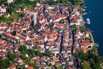 Überlinger Altstadt mit St. Nikolaus Münster und Seepromenade in Überlingen im Bundesland Baden-Württemberg, Deutschland