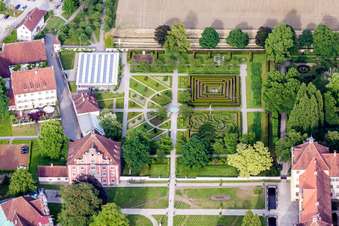 Luftbild von Schulgebäude der Schule Schloss Salem in Salem im Ortsteil Stefansfeld im Bundesland Baden-Württemberg, Deutschland