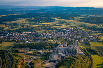 Luftbild von Ortsteil Wössingen in Walzbachtal im Bundesland Baden-Württemberg, Deutschland