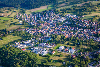 Ortsteil Wössingen in Walzbachtal im Bundesland Baden-Württemberg, Deutschland von oben gesehen