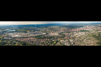 Karlsruhe von Südwesten im Ortsteil Weststadt im Bundesland Baden-Württemberg, Deutschland