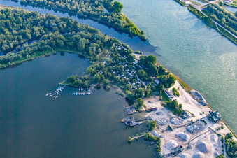 Camping an der Murgmündung in Steinmauern im Bundesland Baden-Württemberg, Deutschland