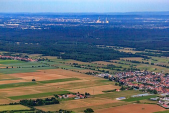 Schoßberghof von Westen in Minfeld im Bundesland Rheinland-Pfalz, Deutschland