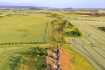 Luftbild von Goethestein an den Gegensteine der Teufelsmauer (Köingstein) im Ortsteil Weddersleben in Thale im Bundesland Sachsen-Anhalt, Deutschland