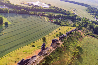 Goethestein an den Gegensteine der Teufelsmauer (Köingstein) im Ortsteil Weddersleben in Thale im Bundesland Sachsen-Anhalt, Deutschland aus der Luft
