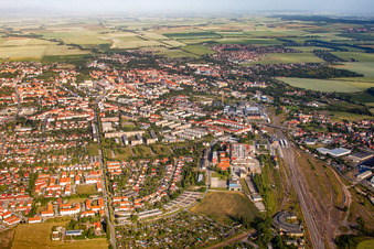 Halberstadt von Osten im Bundesland Sachsen-Anhalt, Deutschland