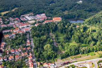 Luftbild von Ballenstedt - Schloss und Park im Bundesland Sachsen-Anhalt, Deutschland