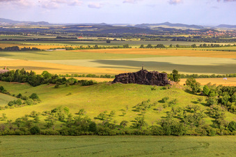 Luftaufnahme von Großer Gegenstein/Steinschiff im Ortsteil Asmusstedt in Ballenstedt im Bundesland Sachsen-Anhalt, Deutschland
