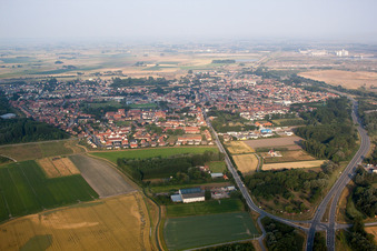 Schrägluftbild von Loon-Plage im Bundesland Nord, Frankreich
